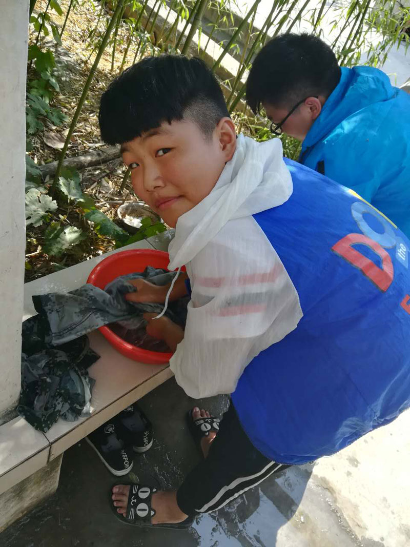 beat365官方网站老师教学生洗衣服