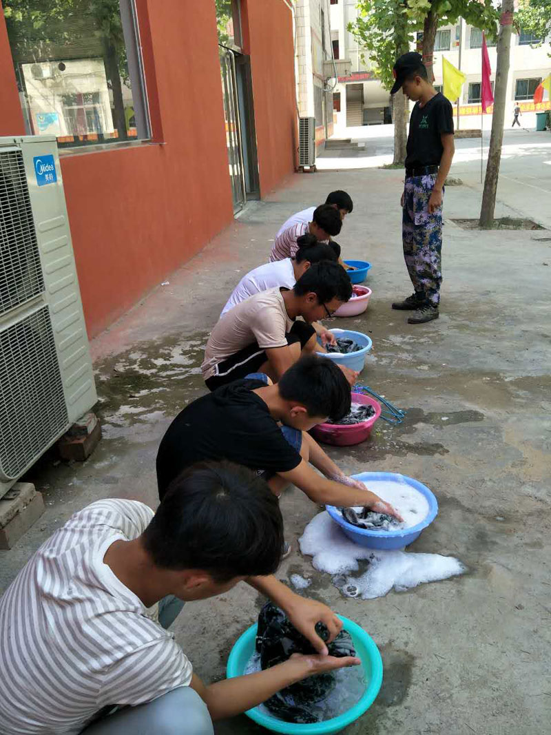 beat365官方网站老师教学生洗衣服